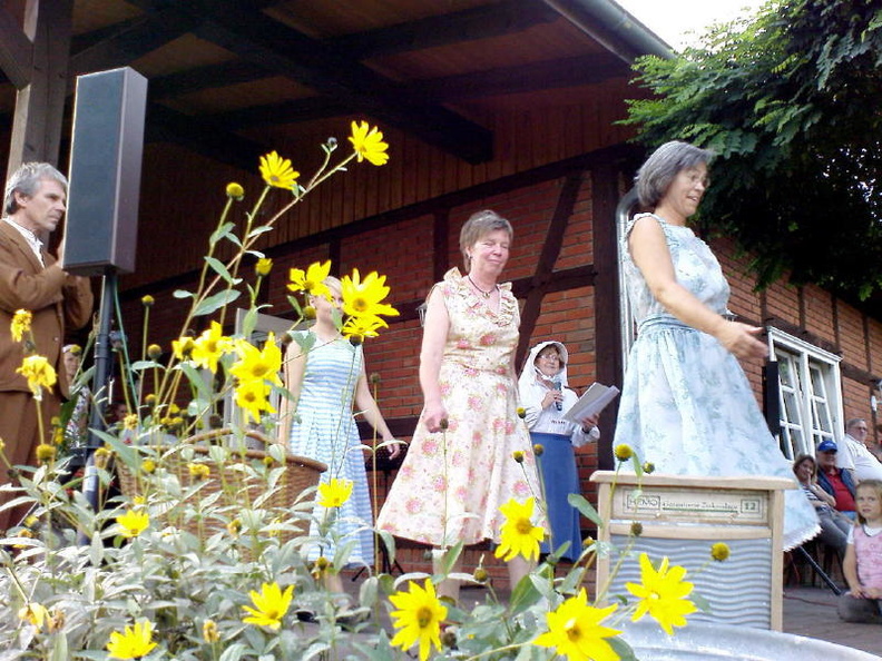 2008_09_07 historische modenschau beim dreschfest 055.jpg